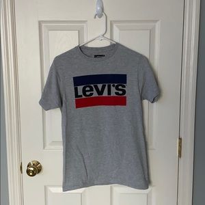 Levi's t-shirt